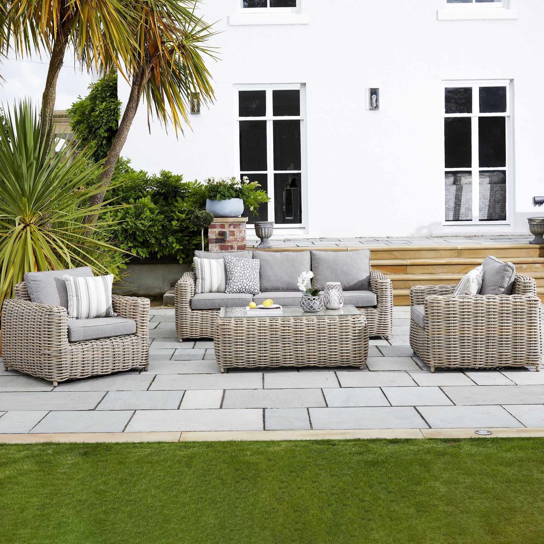 Amalfi Outdoor Five Seater Set 22947 Hill Interiors Outdoor Furniture Sets Cote Furniture