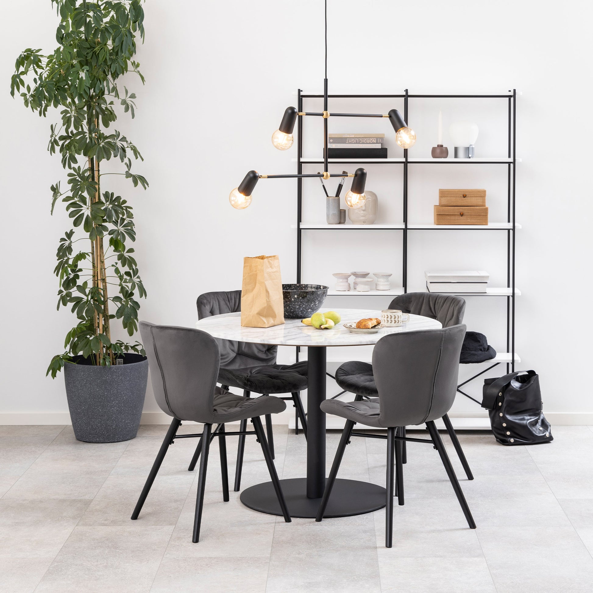 Cote | Furniture Corby 4 Seater Dining Table, Round with White Polished Marble Top - Black Base Corby, Dining Tables 90AH000020134